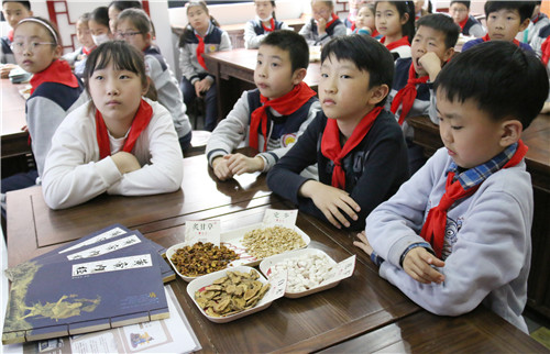 “朗朗上口学，代代相传习国粹”走进课堂(图)