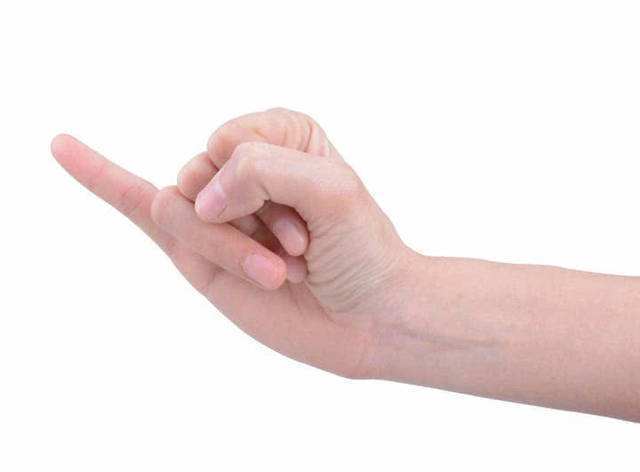 男右手第三节有痣代表什么？男生手指有什么意思
