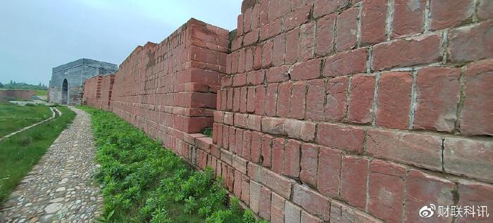 传承历史，维系民族精神——古城墙和古城河