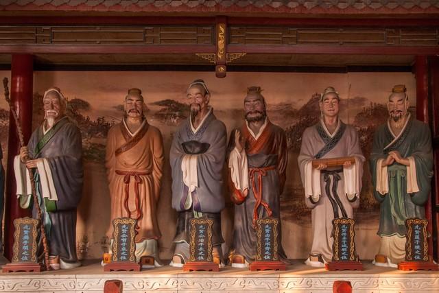 汉朝经学是儒家思想发展的第一阶段