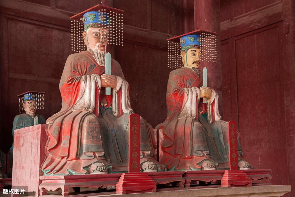 荀对儒家思想不同的继承和发展荀