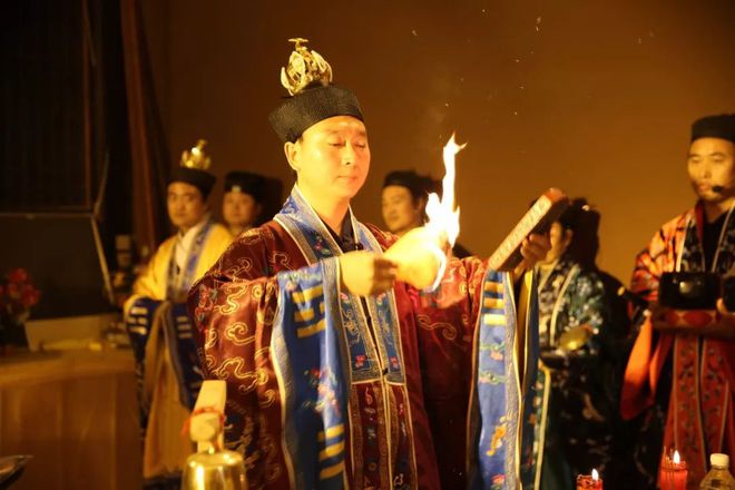“生命之灯”——百年中国道观生活亲历记