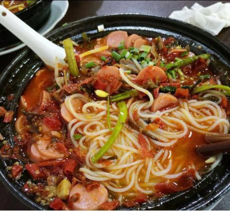长江索道历史文化 重庆有热辣爽口的美食，有漂亮直爽的妹儿